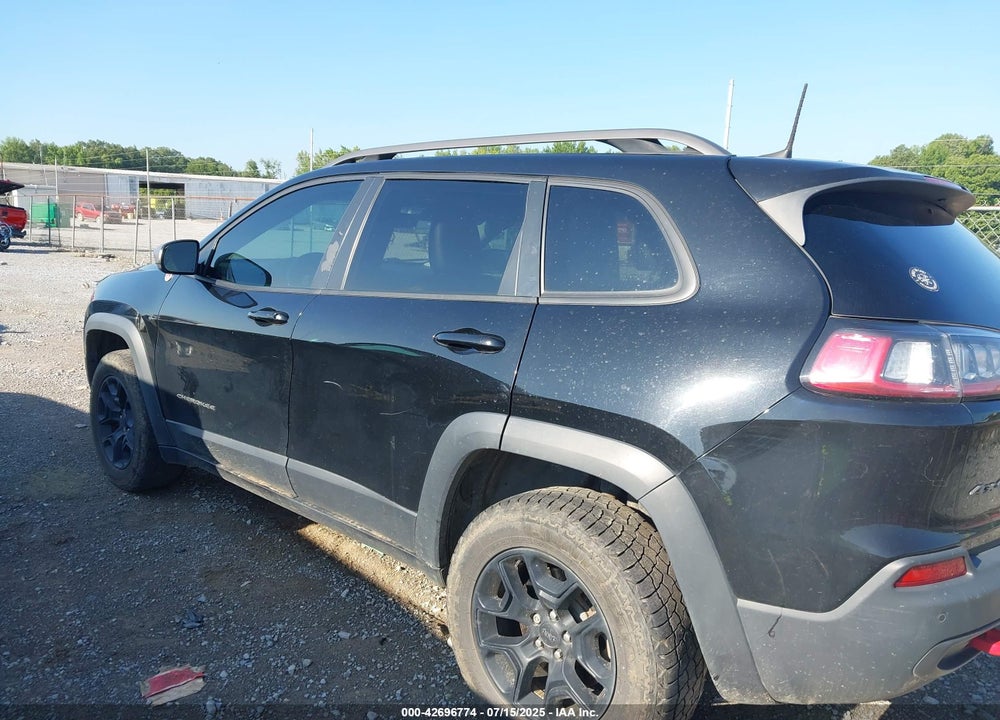 2019 JEEP CHEROKEE VIN: 1C4PJMBX3KD483895