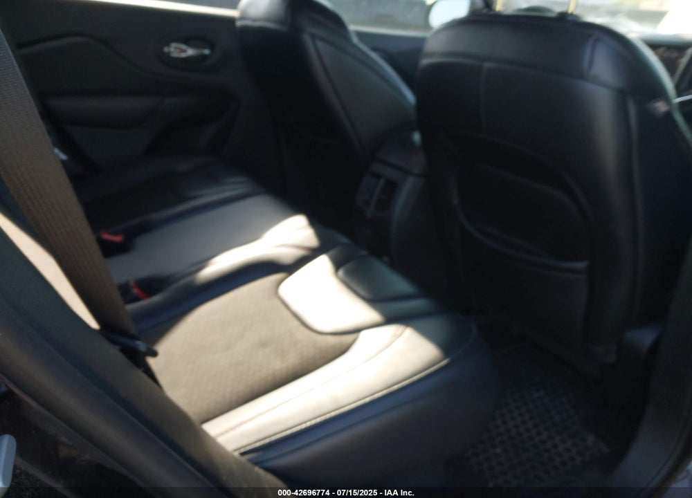 2019 JEEP CHEROKEE VIN: 1C4PJMBX3KD483895