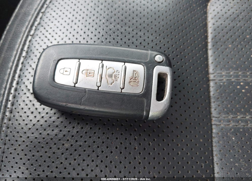 2011 KIA SPORTAGE VIN: KNDPC3A64B7120582