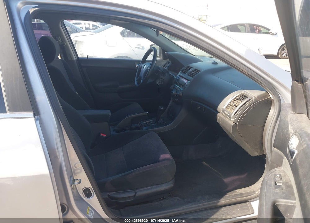 2005 HONDA ACCORD 2.4 LX VIN: 1HGCM56465A136595