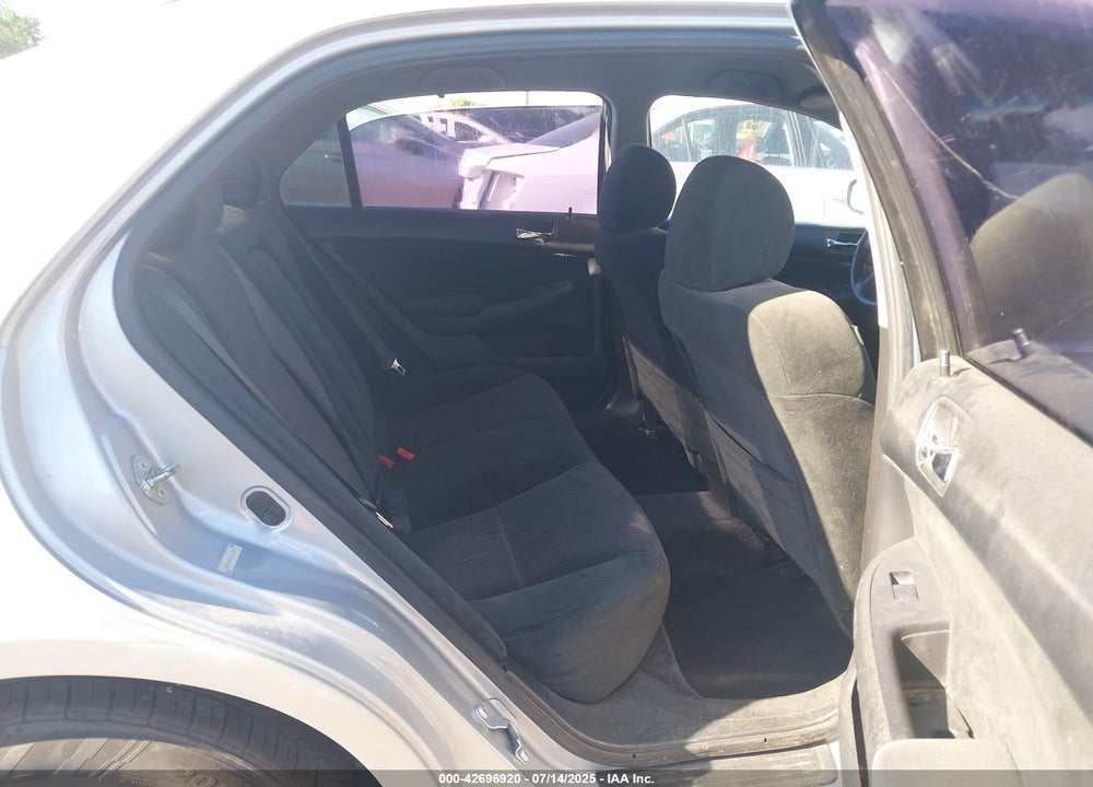 2005 HONDA ACCORD 2.4 LX VIN: 1HGCM56465A136595