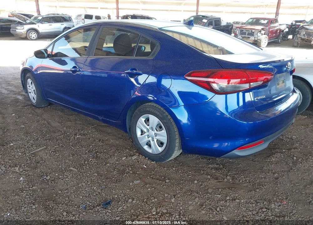 2017 KIA FORTE VIN: 3KPFK4A71HE092830