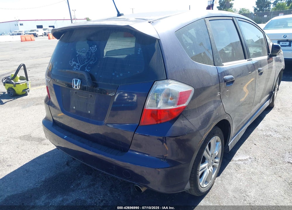 2010 HONDA FIT VIN: JHMGE8H47AS000393