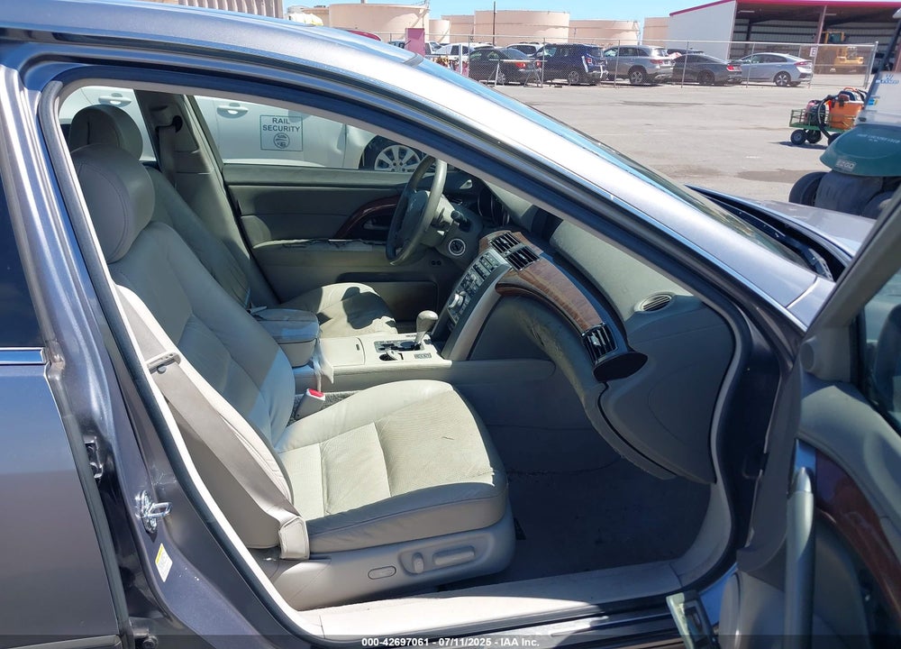 2005 ACURA RL 3.5 VIN: JH4KB16395C019077