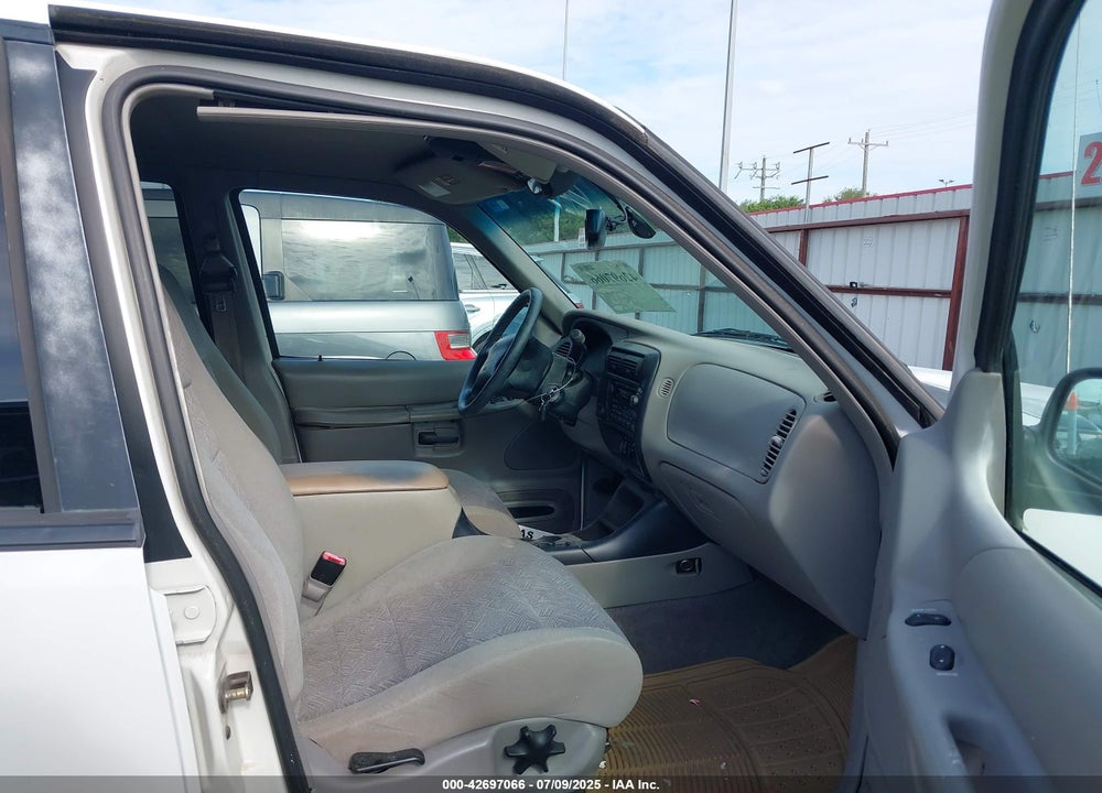 1999 FORD EXPLORER EDDIE BAUER/LIMITED EDITION/XLT VIN: 1FMZU32E9XZB70428