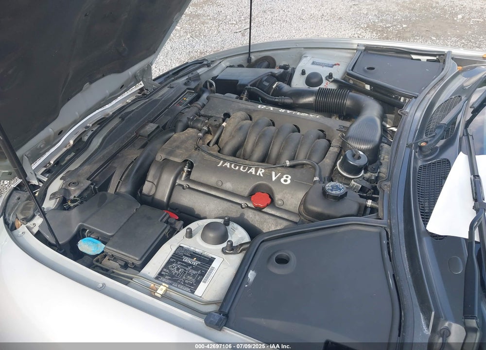1998 JAGUAR XK8 VIN: SAJGX2249WC025543