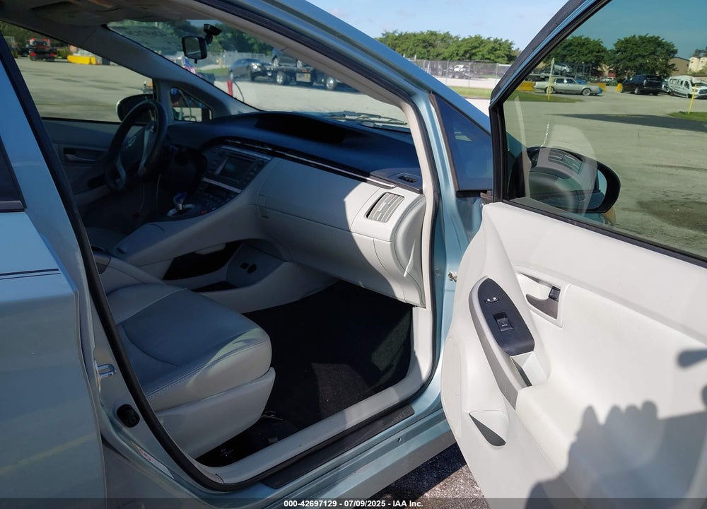 2014 TOYOTA PRIUS VIN: JTDKN3DU3E1804657