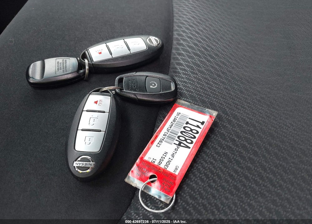2015 NISSAN PATHFINDER S VIN: 5N1AR2MM3FC675623