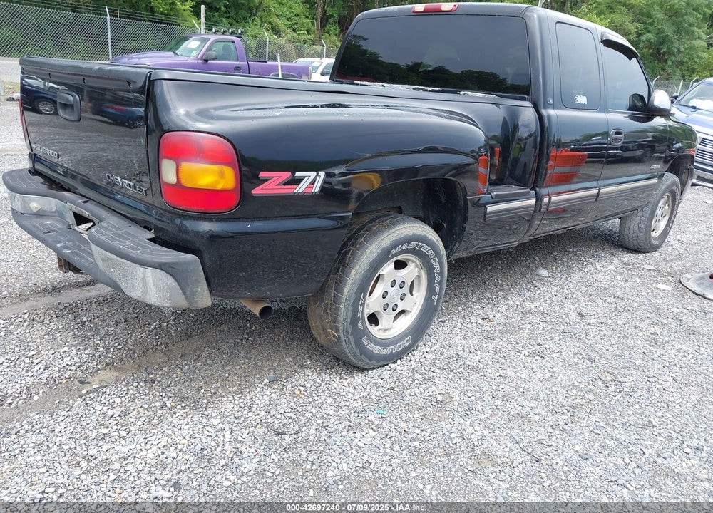 2000 CHEVROLET SILVERADO 1500 LS VIN: 2GCEK19T8Y1200319