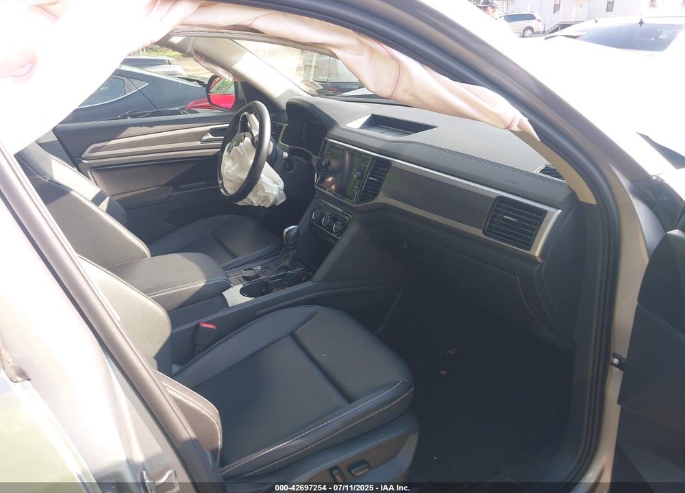 2021 VOLKSWAGEN ATLAS VIN: 1V2BR2CA2MC504776