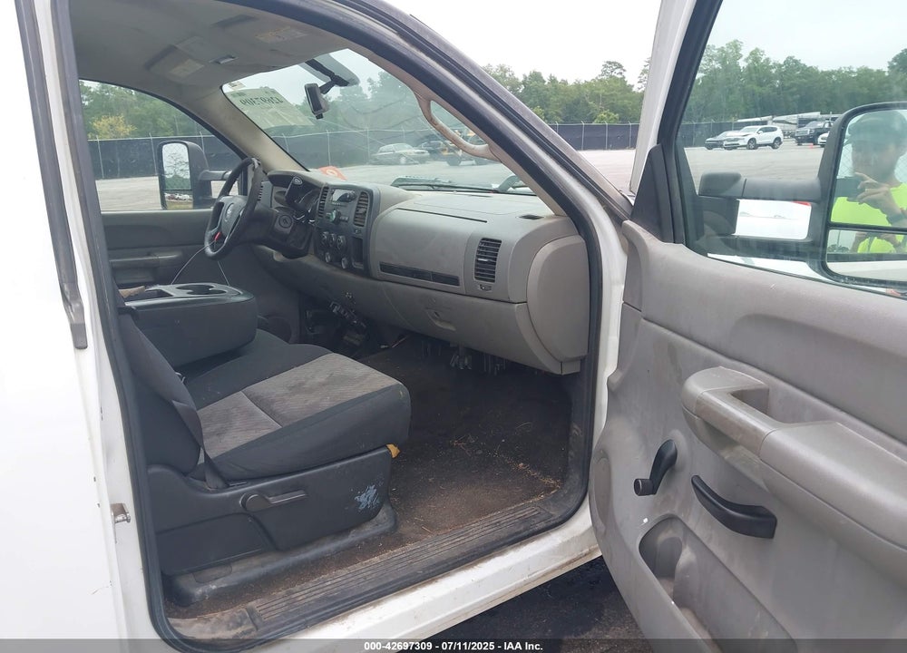2007 CHEVROLET SILVERADO 2500HD VIN: 1GCHC24K27E523891