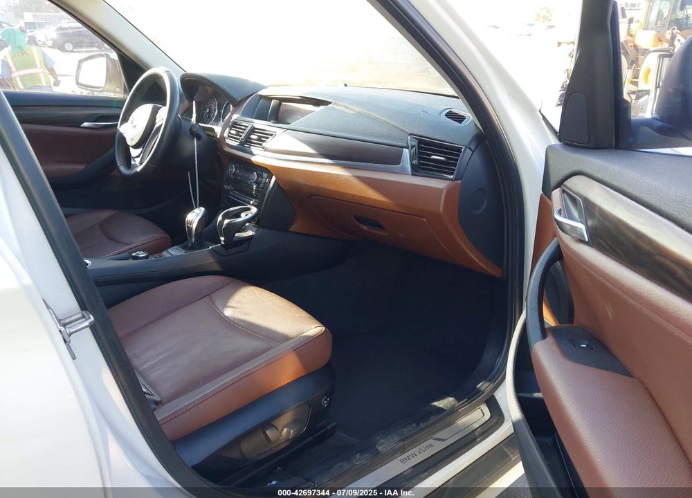 2015 BMW X1 VIN: WBAVM1C53FVW58914
