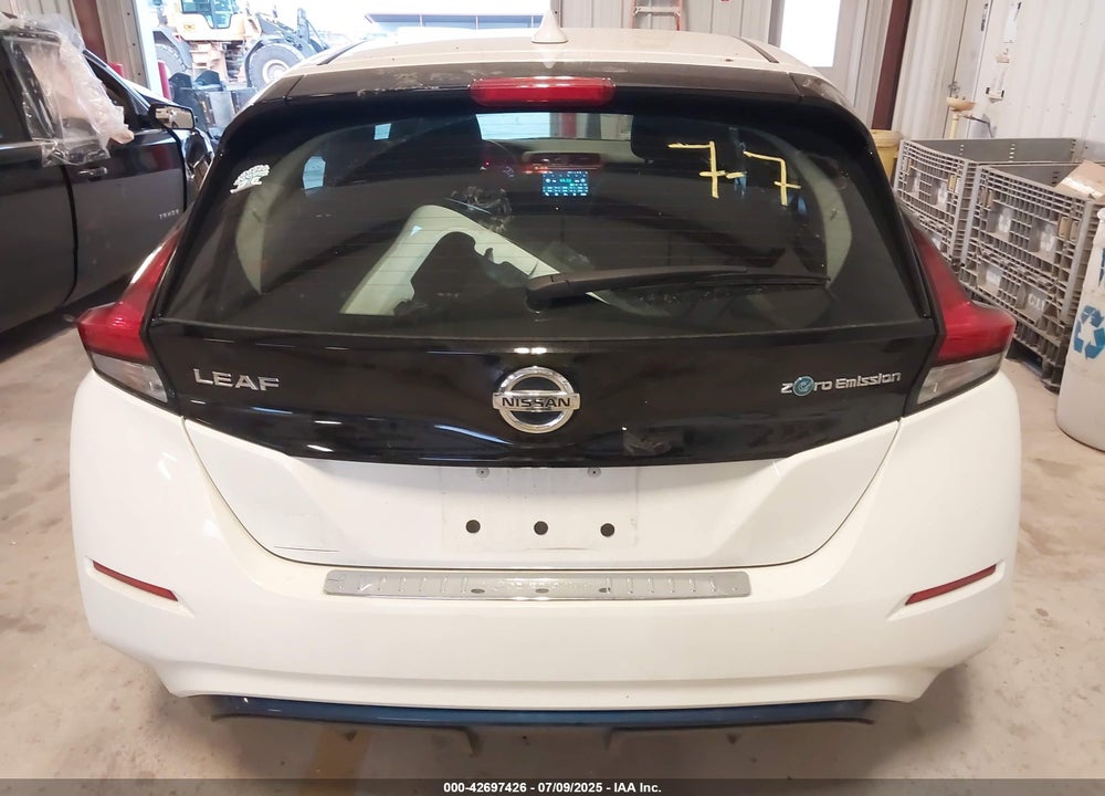 2018 NISSAN LEAF VIN: 1N4AZ1CP7JC309978