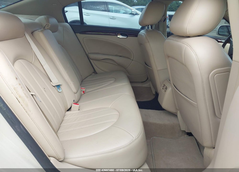 2011 BUICK LUCERNE VIN: 1G4HC5EM7BU123594