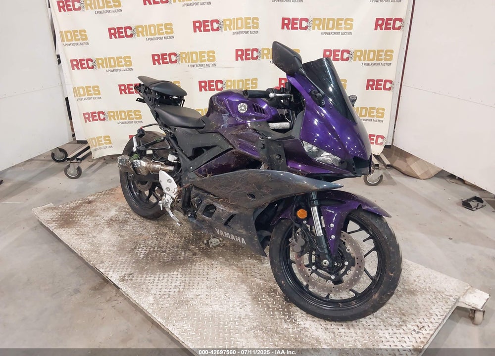 2023 YAMAHA YZFR3 A VIN: MH3RH18Y7PK010024