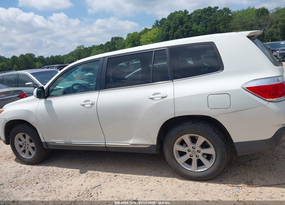 2013 TOYOTA HIGHLANDER BASE V6 VIN: 5TDZK3EH2DS106454