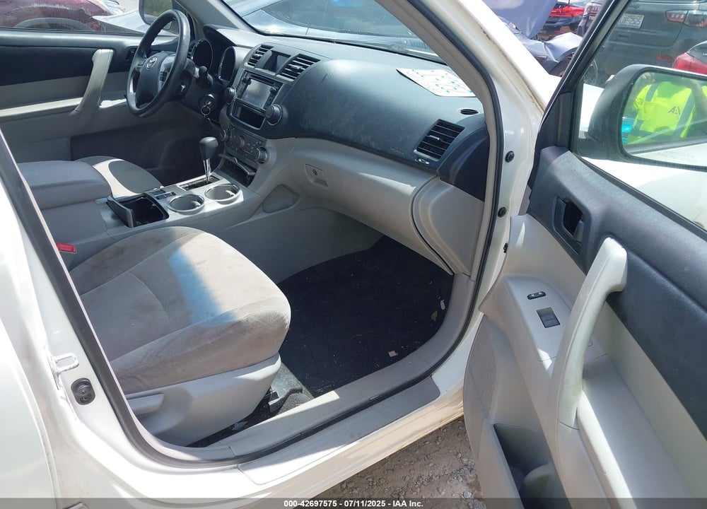 2013 TOYOTA HIGHLANDER BASE V6 VIN: 5TDZK3EH2DS106454