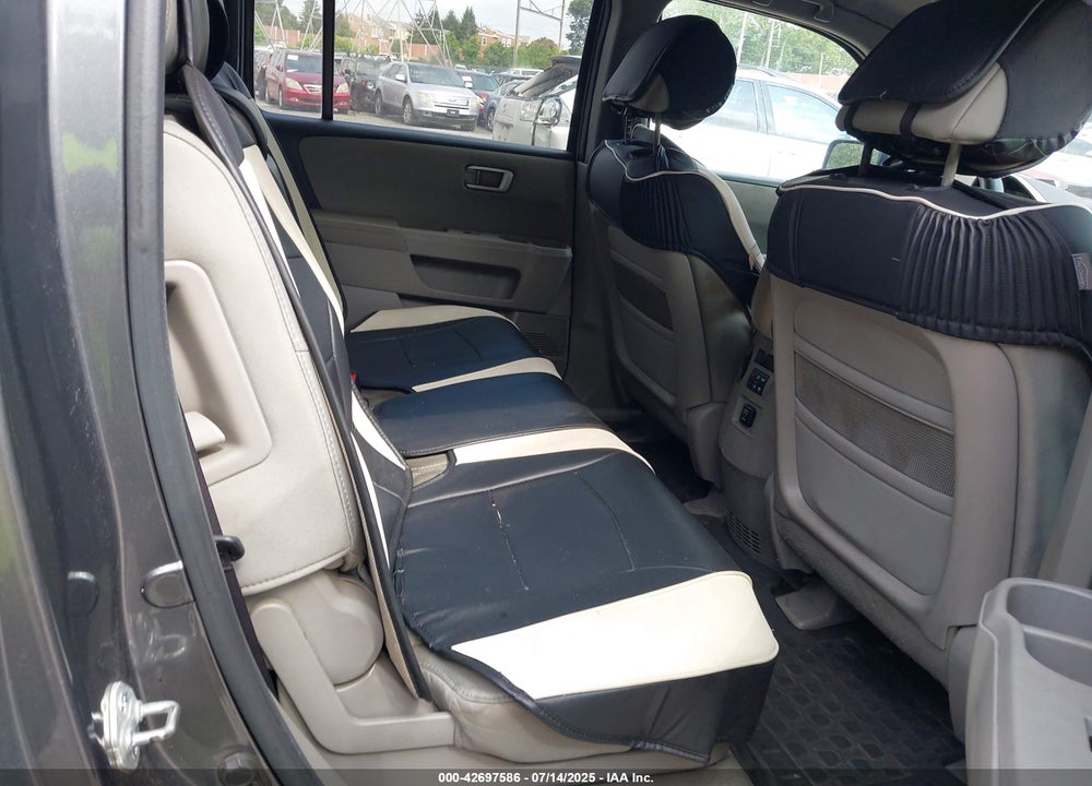 2011 HONDA PILOT VIN: 5FNYF4H24BB098226