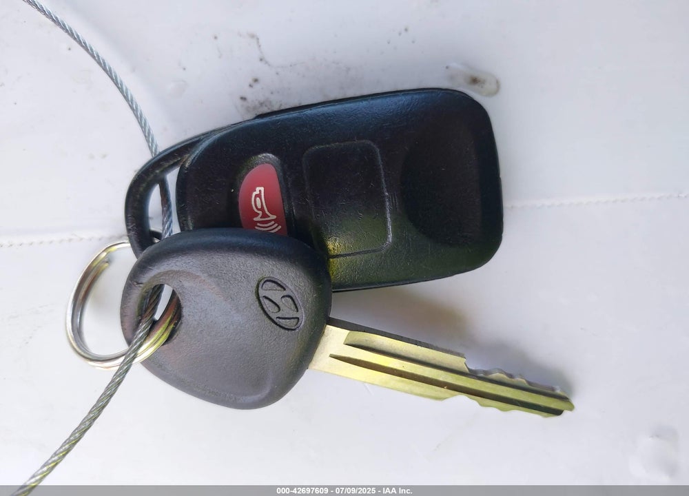 2005 HYUNDAI TUCSON GLS/LX VIN: KM8JN12D65U229533