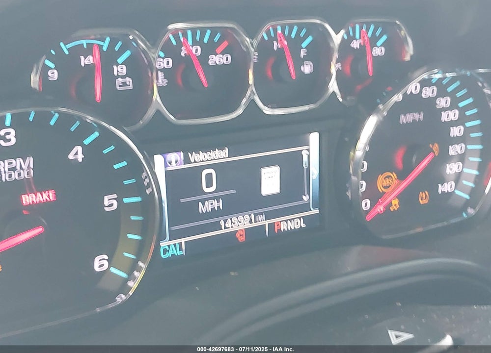 2018 CHEVROLET SUBURBAN LT VIN: 1GNSCHKC7JR240740