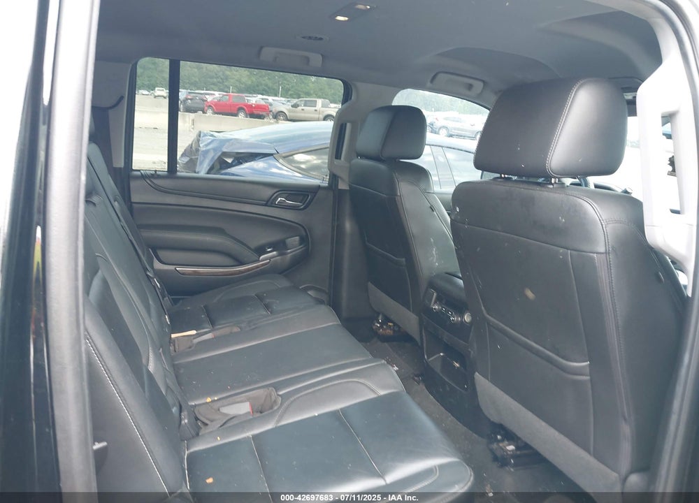 2018 CHEVROLET SUBURBAN LT VIN: 1GNSCHKC7JR240740