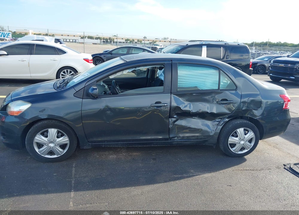 2011 TOYOTA YARIS VIN: JTDBT4K39B4081235