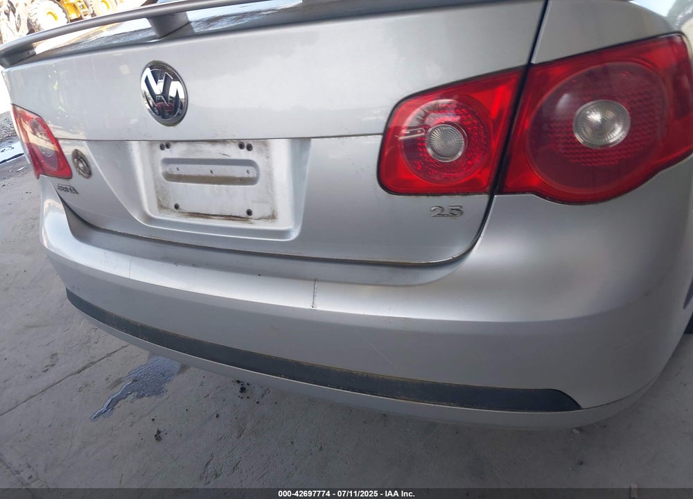 2005 VOLKSWAGEN JETTA 2.5 VIN: 3VWSG71K25M644310