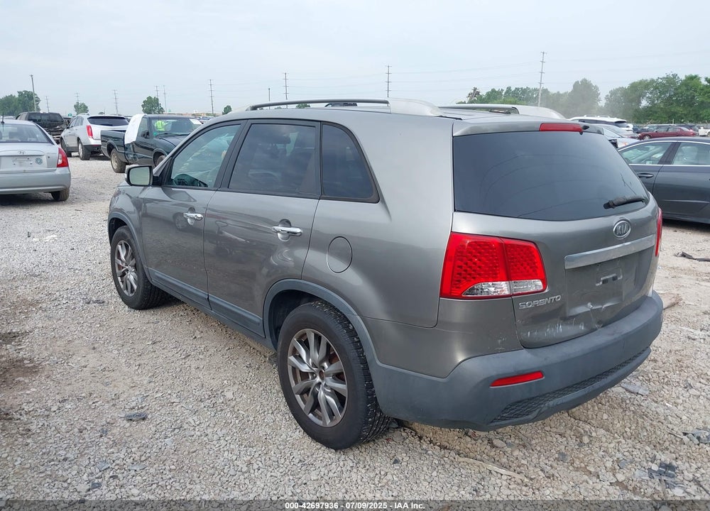 2011 KIA SORENTO VIN: 5XYKT4A26BG116632