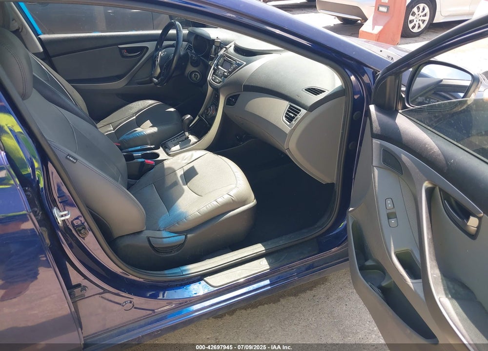 2013 HYUNDAI ELANTRA VIN: 5NPDH4AE3DH453680