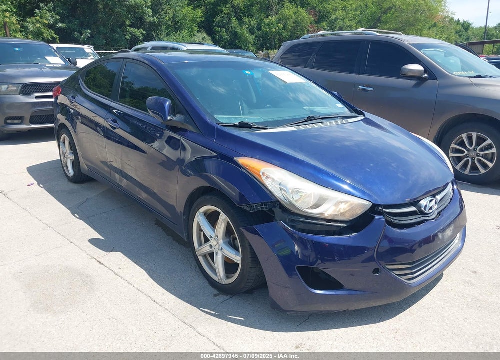 2013 HYUNDAI ELANTRA VIN: 5NPDH4AE3DH453680