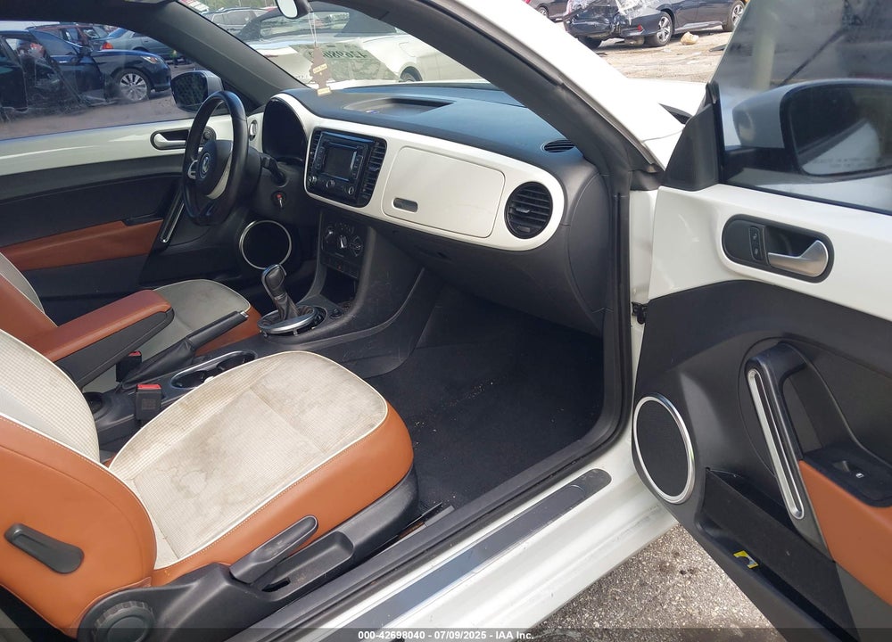 2015 VOLKSWAGEN BEETLE VIN: 3VWF17AT2FM656714