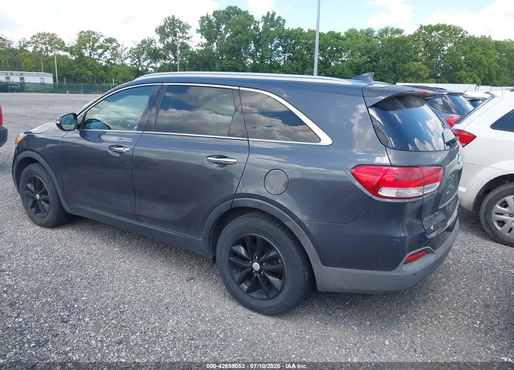2016 KIA SORENTO VIN: 5XYPG4A30GG069897