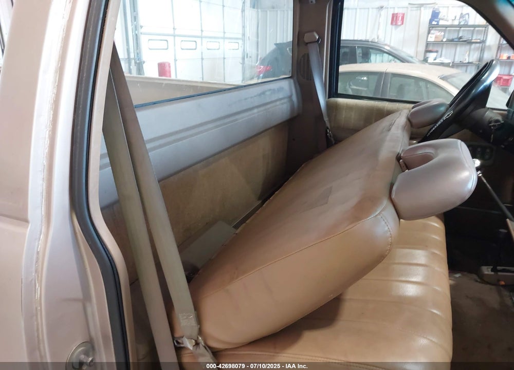 1993 CHEVROLET GMT-400 K1500 VIN: 1GCEK14K4PZ184804