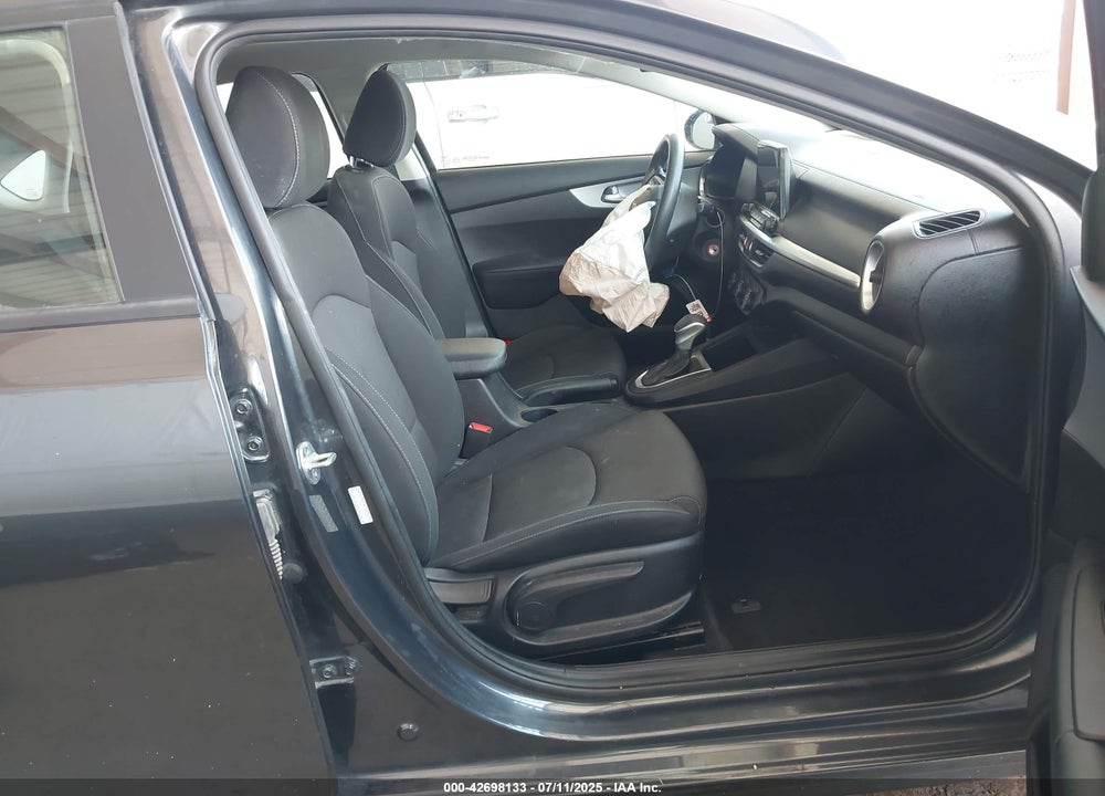 2023 KIA FORTE VIN: 3KPF24AD5PE607154