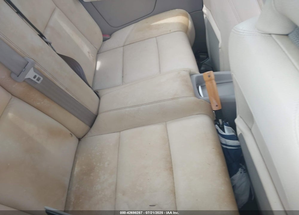 2007 VOLVO C70 VIN: YV1MC68207J010186
