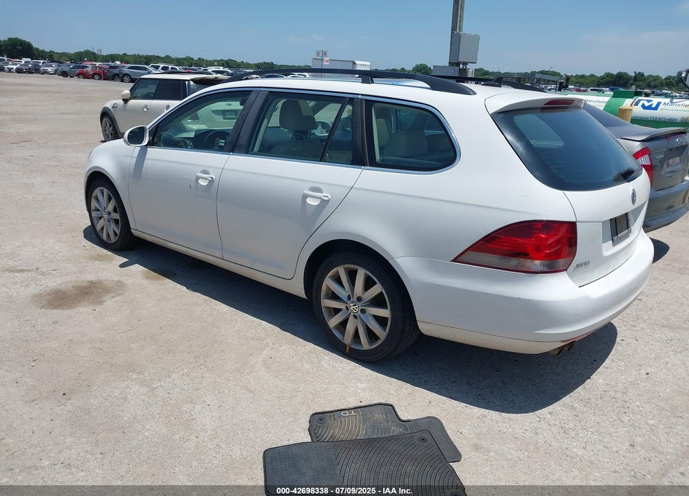 2014 VOLKSWAGEN JETTA SPORTWAGEN 2.0L TDI VIN: 3VWPL7AJ4EM601404