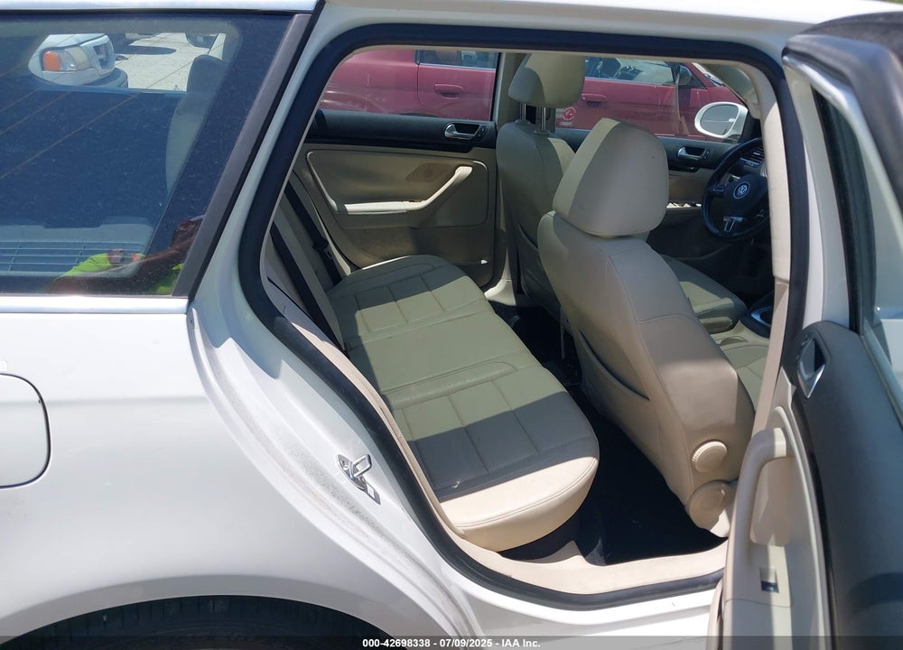 2014 VOLKSWAGEN JETTA SPORTWAGEN 2.0L TDI VIN: 3VWPL7AJ4EM601404