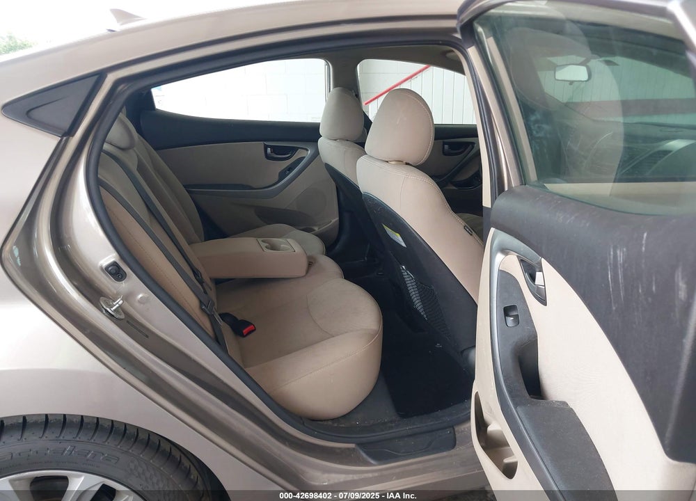 2014 HYUNDAI ELANTRA VIN: 5NPDH4AE2EH528905