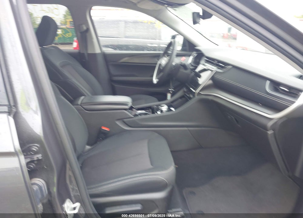 2023 JEEP GRAND CHEROKEE L VIN: 1C4RJKAGXP8886139