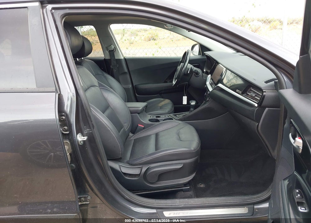 2020 KIA NIRO VIN: KNDCC3LD6L5428103