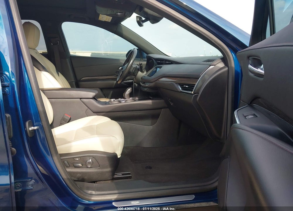 2019 CADILLAC XT4 VIN: 1GYFZER42KF202481
