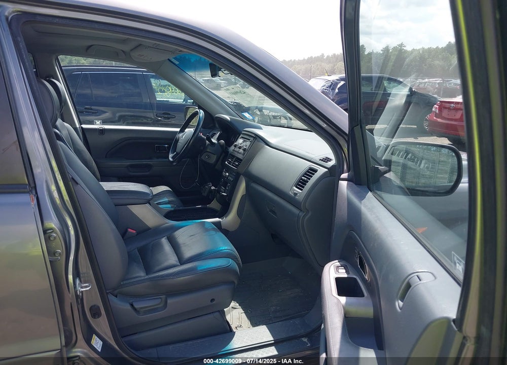 2008 HONDA PILOT VIN: 5FNYF185X8B057407