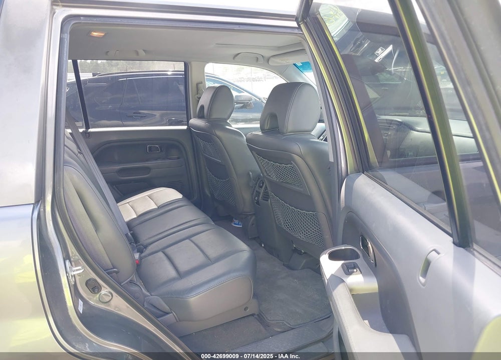 2008 HONDA PILOT VIN: 5FNYF185X8B057407