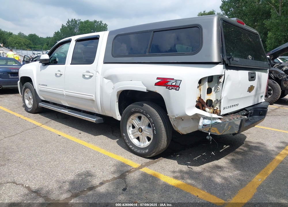 2011 CHEVROLET SILVERADO 1500 VIN: 3GCPKSE33BG306339