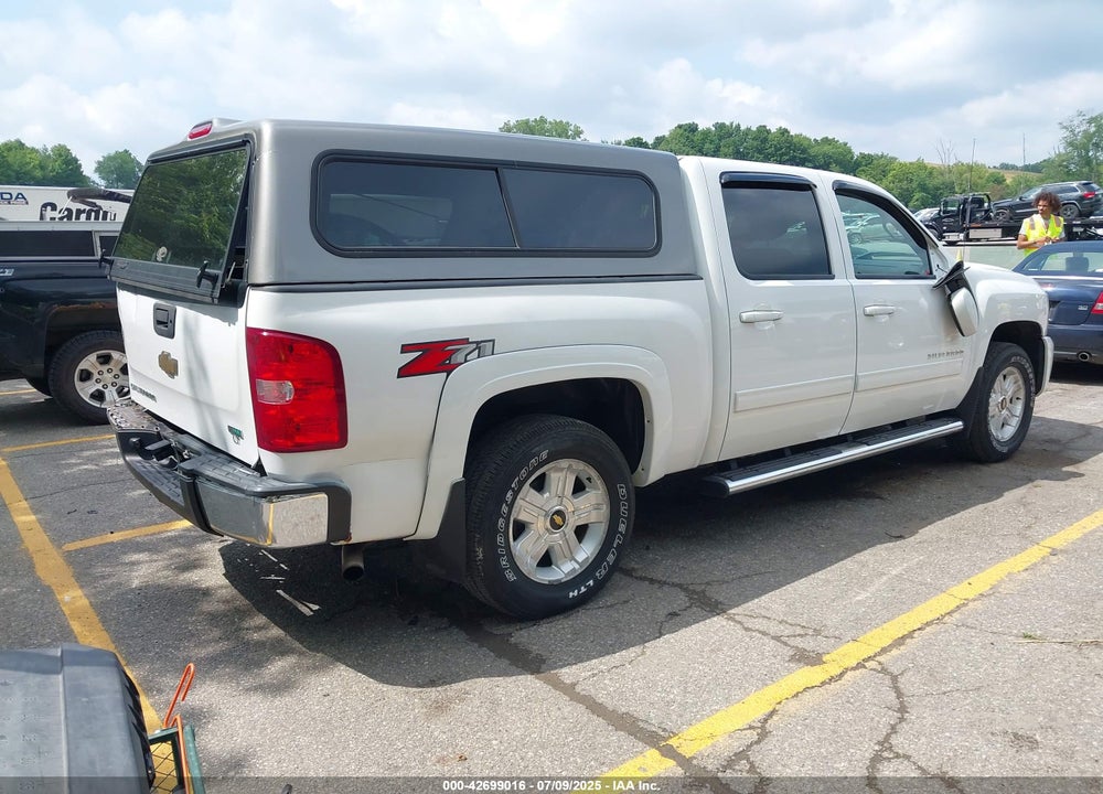 2011 CHEVROLET SILVERADO 1500 VIN: 3GCPKSE33BG306339