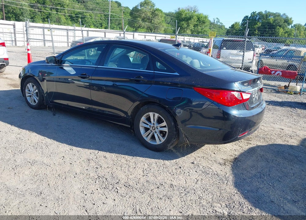 2013 HYUNDAI SONATA GLS VIN: 5NPEB4AC0DH557063