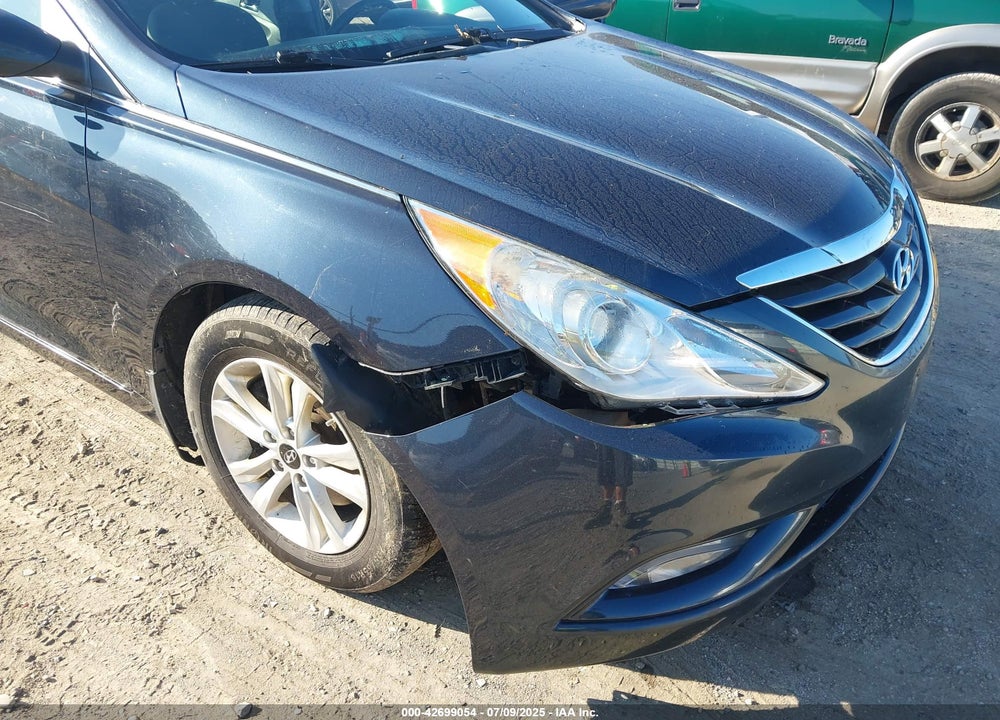 2013 HYUNDAI SONATA GLS VIN: 5NPEB4AC0DH557063