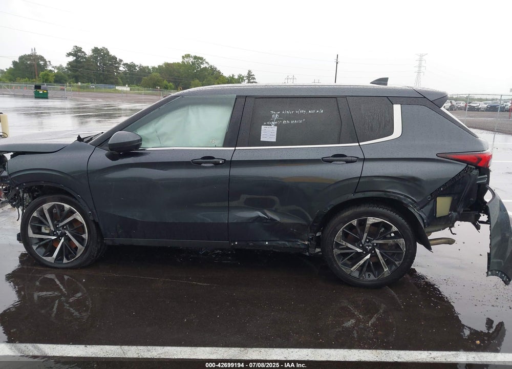 2024 MITSUBISHI OUTLANDER SE 2.5 2WD/SE BLACK EDITION S-AWC/SE BLACK EDITION W/PANO ROOF S-AWC VIN: JA4J3VA85RZ088978