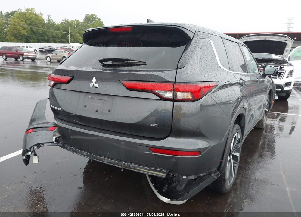 2024 MITSUBISHI OUTLANDER SE 2.5 2WD/SE BLACK EDITION S-AWC/SE BLACK EDITION W/PANO ROOF S-AWC VIN: JA4J3VA85RZ088978