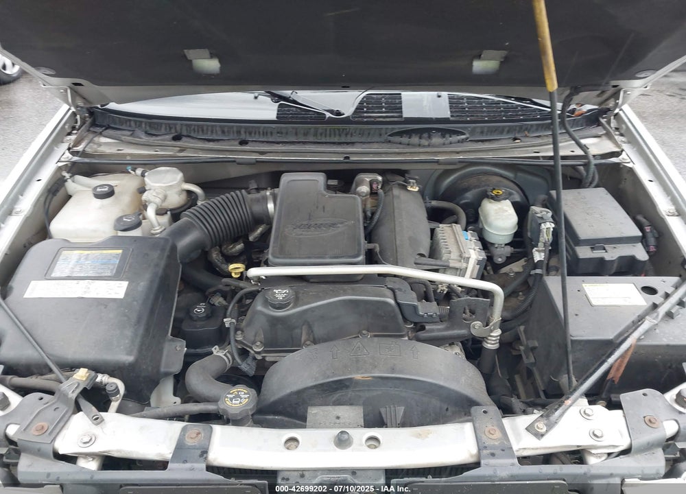 2004 GMC ENVOY XUV SLE VIN: 1GKES12S946146313